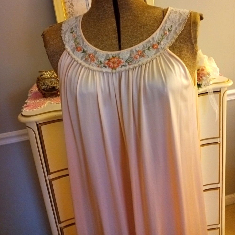 Embroidered Pink Sleeveless Vintage "Lorraine" Long Nightgown.